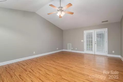 Living - 810 E Main St, Maiden, NC 28650 photo 1 of 4