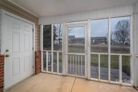 Exterior - 810 E Main St, Maiden, NC 28650 photo 3 of 7