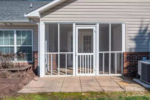 Exterior - 810 E Main St, Maiden, NC 28650 photo 6 of 7