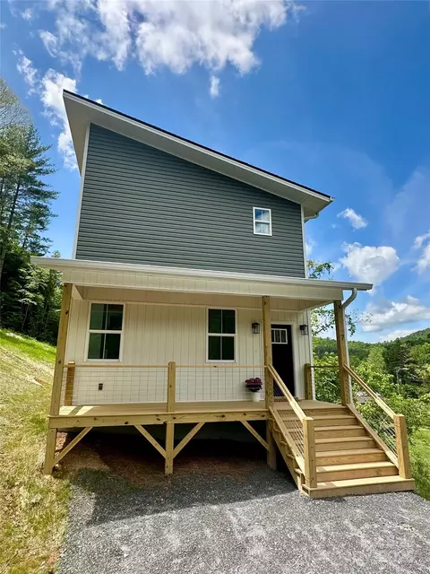 7 Jetts Ridge Dr, Swannanoa, NC 28778