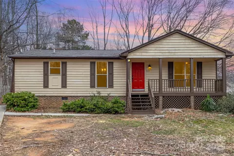 8104 Tamalpais Ct, Charlotte, NC 28215