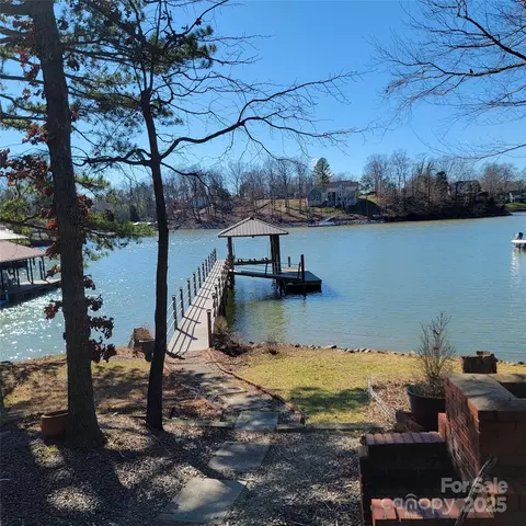 111 Golden Pond Ln, Mooresville, NC 28117