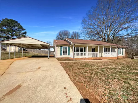 116 Hedgestone Dr, Gastonia, NC 28056