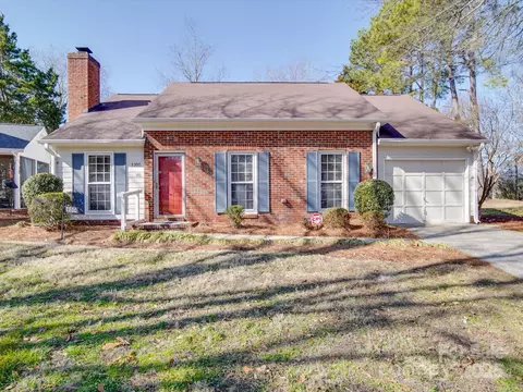 7300 Carrbridge Ln, Charlotte, NC 28226
