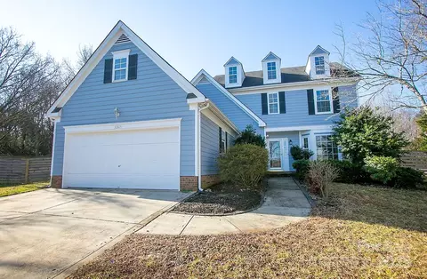 10305 Ainslie Ct, Charlotte, NC 28269