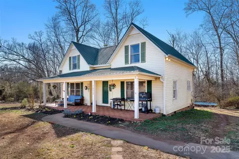 Exterior - 2077 Pearidge Rd, Bostic, NC 28018 photo 2 of 8