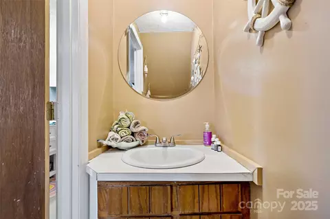 Bath - 2077 Pearidge Rd, Bostic, NC 28018 photo 1 of 1
