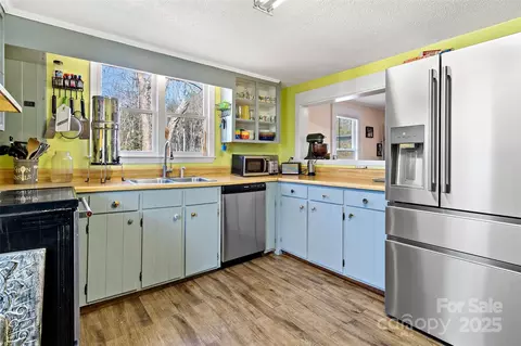 Kitchen - 2077 Pearidge Rd, Bostic, NC 28018 photo 5 of 5