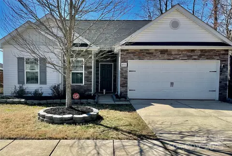 8011 Belmont Stables Dr, Charlotte, NC 28216