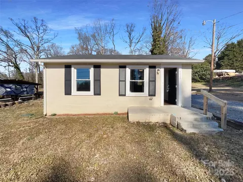 4432 Queens St, Gastonia, NC 28056