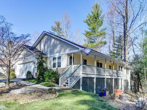 325 Ewarts Hill Rd, Hendersonville, NC 28739
