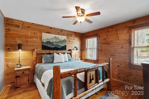 Bedroom - 1610 Deer Run, Purlear, NC 28665 photo 1 of 3