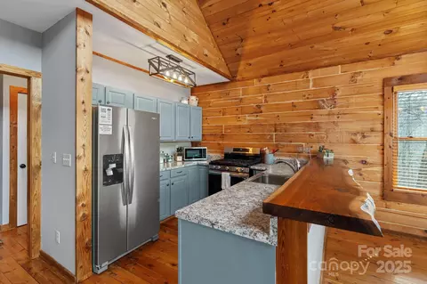 Kitchen - 1610 Deer Run, Purlear, NC 28665 photo 1 of 4