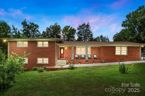 1500 Allenbrook Dr, Charlotte, NC 28208
