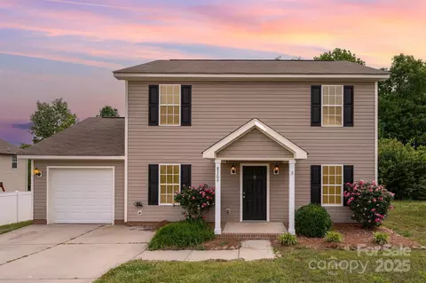8309 Knapp Ct, Locust, NC 28097