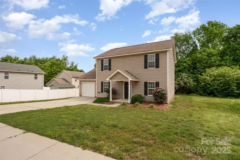 8309 Knapp Ct, Locust, NC 28097 photo 2