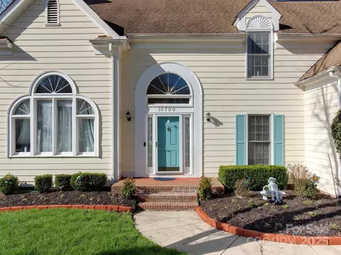 10700 Summitt Tree Ct, Charlotte, NC 28277