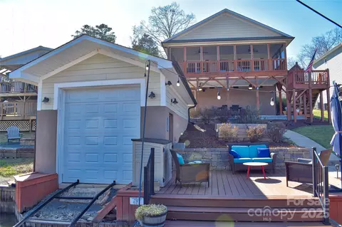 3542 Pinehaven Dr, Badin Lake, NC 28127