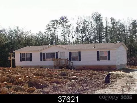 5375 Pea Ridge Rd, Morganton, NC 28655