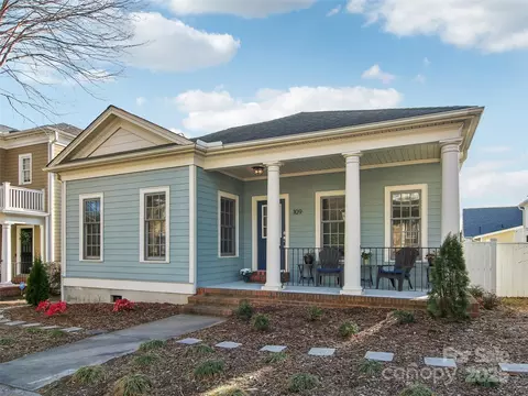 109 White Ash E Dr E, Asheville, NC 28803