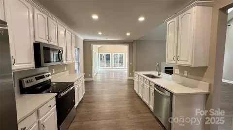 8703 Ellington Park Dr, Charlotte, NC 28277