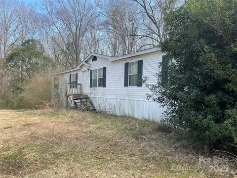 282 Dixon Rd, Lancaster, SC 29720 photo 2