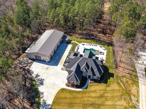 6673 Farmstead Ln, Concord, NC 28027