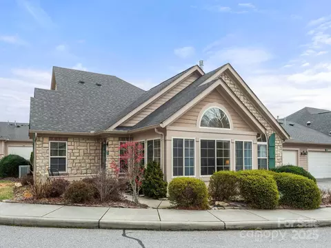 37 Mountain Meadow U11 Cir #U11, Weaverville, NC 28787