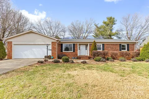 137 Dellinger Dr, Statesville, NC 28625