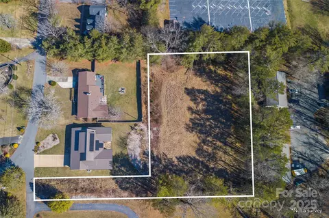 22 Willowbrook Rd, Asheville, NC 28805