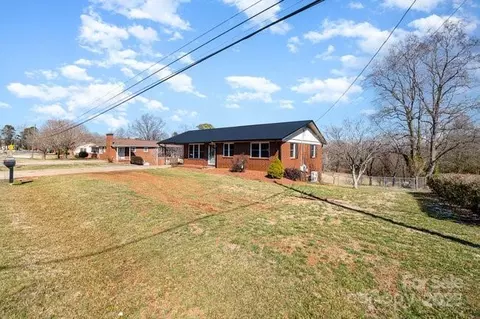 4386 Section House Rd, Hickory, NC 28601 photo 2