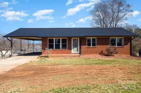 4386 Section House Rd, Hickory, NC 28601