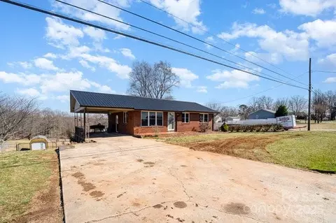 4386 Section House Rd, Hickory, NC 28601 photo 3
