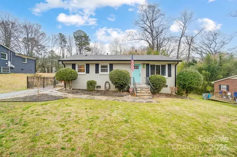 206 Point Cir, Belmont, NC 28012