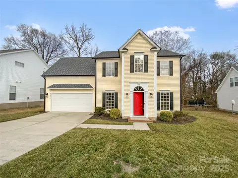 2432 Celosia Dr, Charlotte, NC 28262