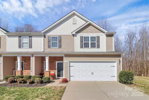 137 Woodbridge Cir, Mount Holly, NC 28120
