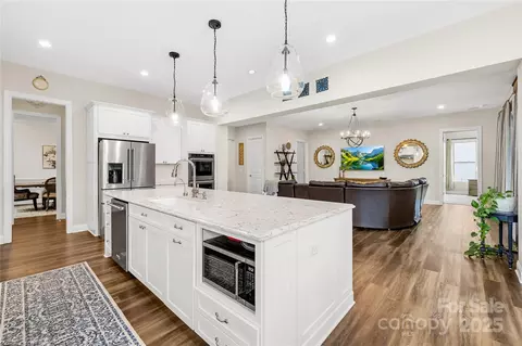 Kitchen - 6022 Candlestick Ln, Lancaster, SC 29720 photo 5 of 7