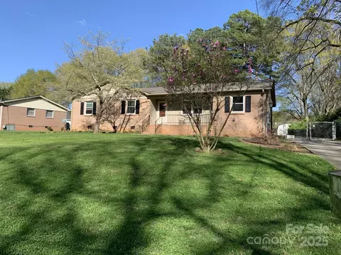 2141 Greenleaf Dr, Gastonia, NC 28054