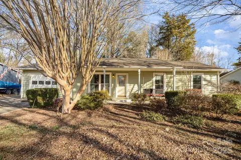 6626 Woodthrush Dr, Charlotte, NC 28227