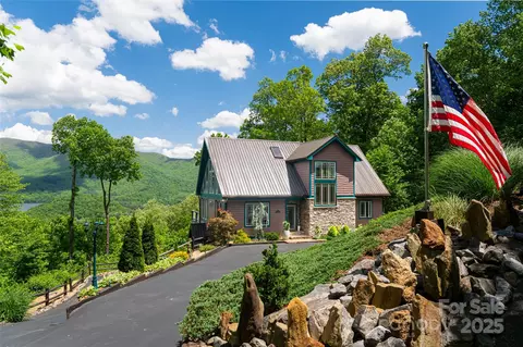 1 Wood Haven Ln, Black Mountain, NC 28711