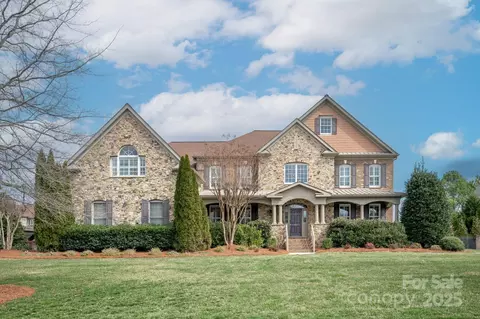 841 Wandering Way Dr, Waxhaw, NC 28173