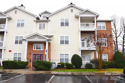 10516 Hill Point Ct, Charlotte, NC 28262