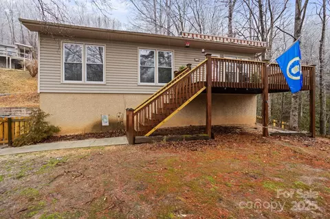 10 Finlay Ridge Rd, Hendersonville, NC 28739