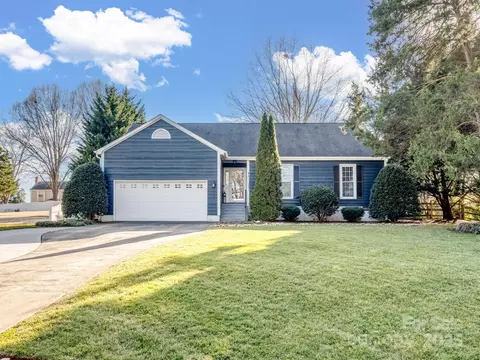 14336 Hackamore Dr, Matthews, NC 28105