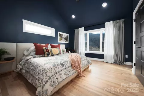 Bedroom - 295 Split Pine Cv, Clyde, NC 28721 photo 1 of 3