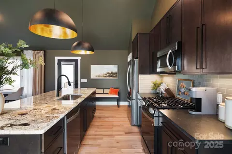 Kitchen - 295 Split Pine Cv, Clyde, NC 28721 photo 7 of 9