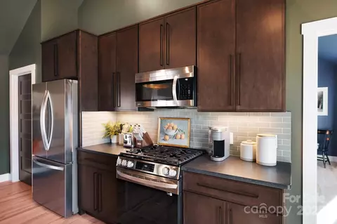 Kitchen - 295 Split Pine Cv, Clyde, NC 28721 photo 3 of 9