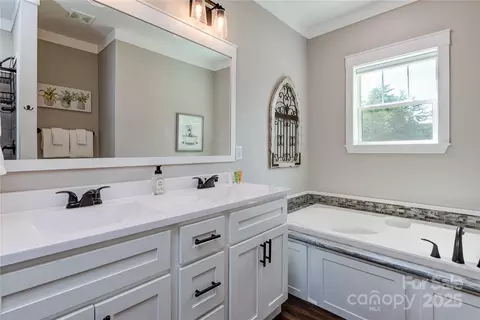 Bath - 115 Cascade Ridge Rd, Fairview, NC 28730 photo 1 of 5