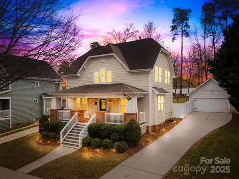 10008 Roosevelt Dr, Huntersville, NC 28078
