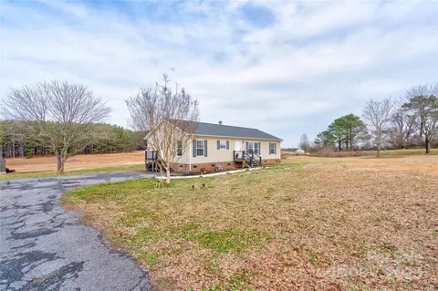 2002 Bachelor Rd, Mooresboro, NC 28114